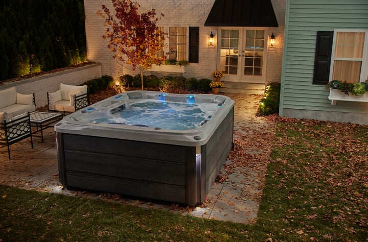 6-person hot tubs