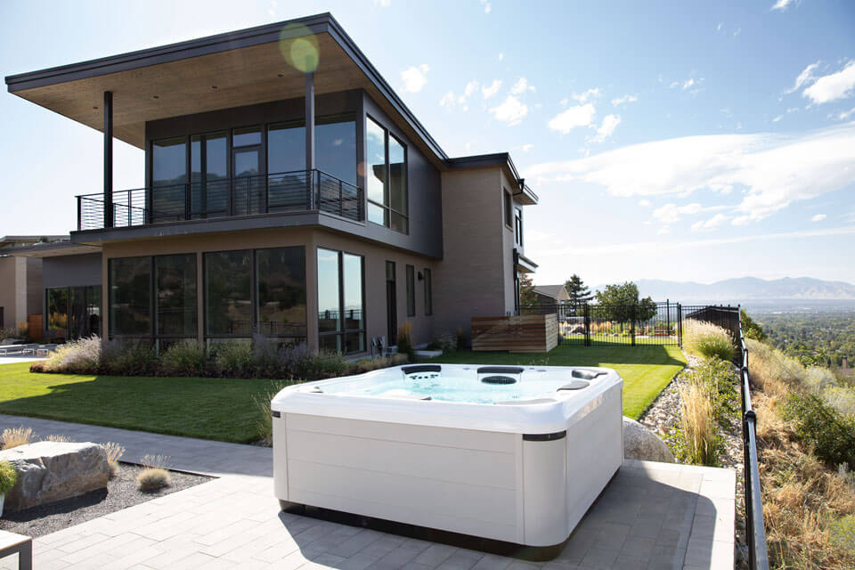 Bullfrog Spas Outdoor Hot Tub Installation