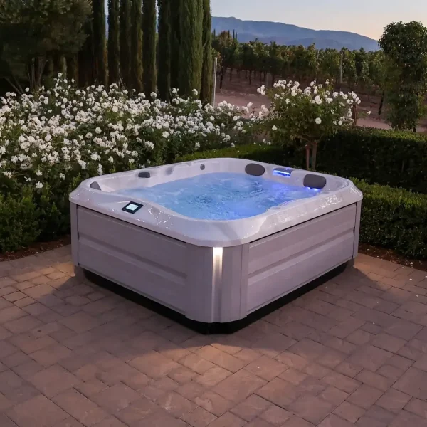 Jht_J-325_Platinum_Brushedgray_Patio02-1920X1199-2025